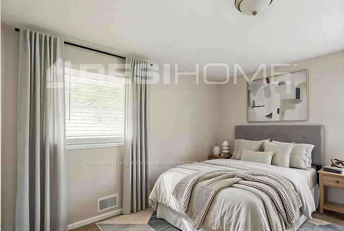 6061 Pine View Ter — Photo 10