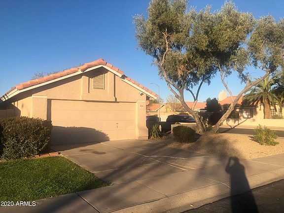 2nd image of 8042 W Laurel Ln