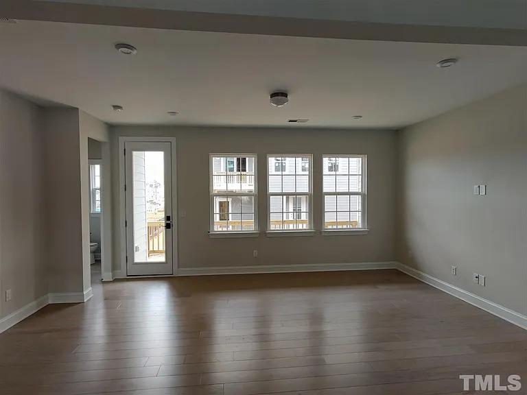 829 Amley Pl — Photo 3