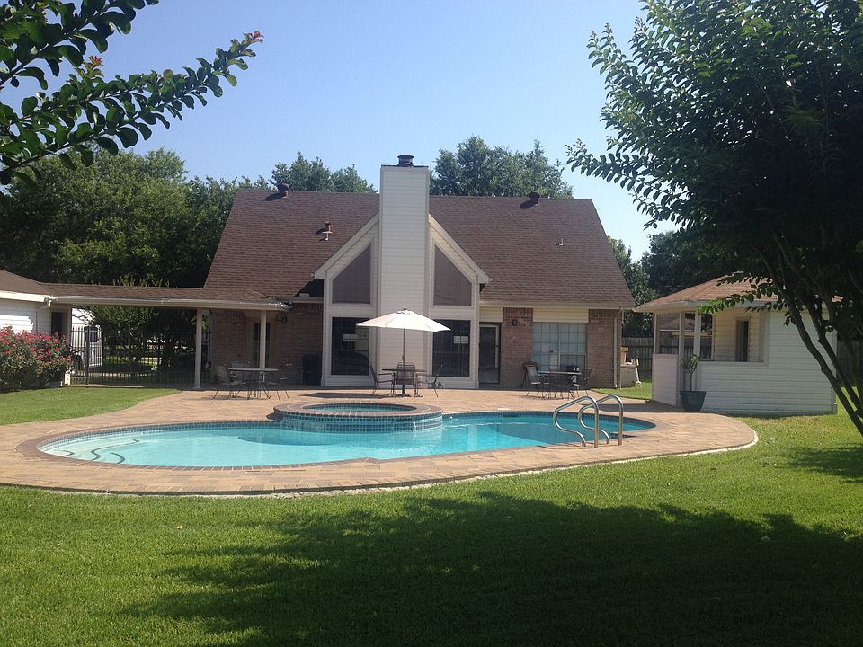 Pool Bath House