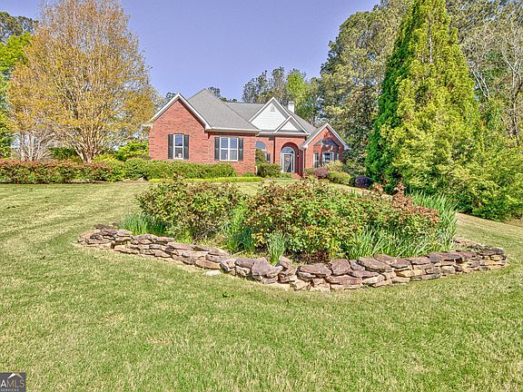 5th image of 140 Lake Park Ct