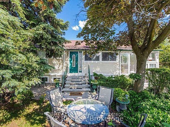 3rd image of 43 Ridgemoor Ave