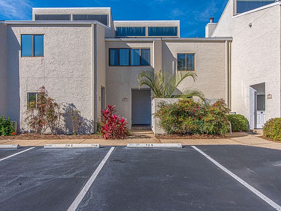 3rd image of 900 Gulf Shore Dr #Townhouse 5