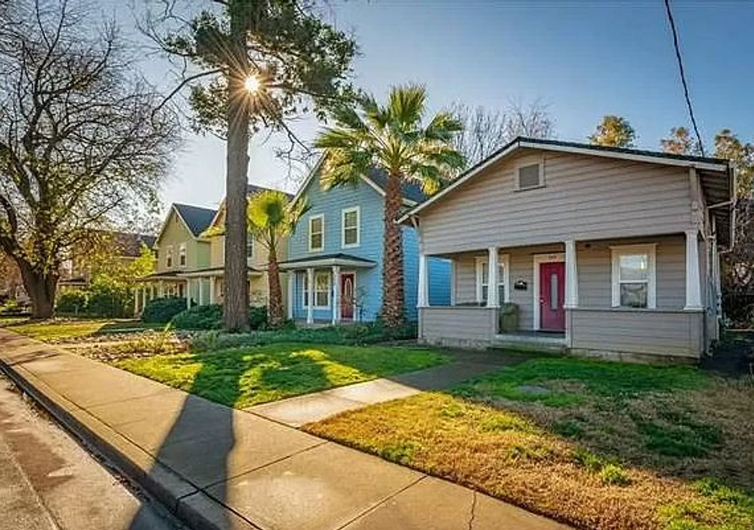 **Reserve For Summer 2027** - 2 Bed, 1 Bath House With Bonus Room/Office — Photo 1