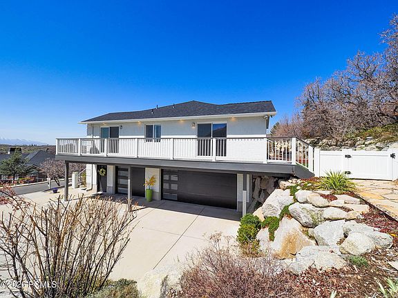 3rd image of 10193 S Majestic Canyon Rd