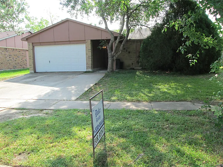 6818 Glenstein Dr — Photo 9