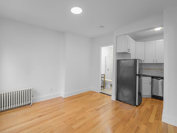 4th image of 104 Fort Greene Pl APT 4B