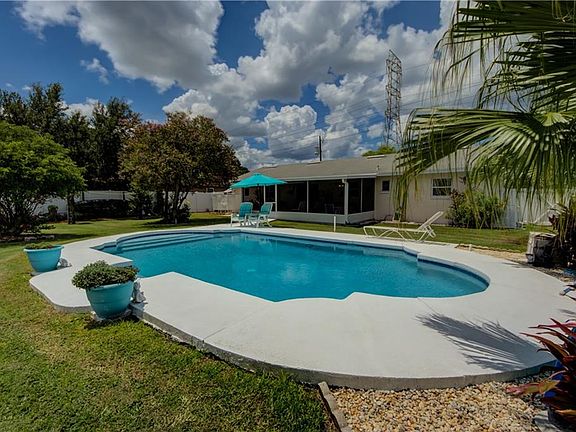 3rd image of 9926 Peninsular Dr