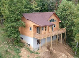 215 Appalachian Trl, Maggie Valley, NC 28751