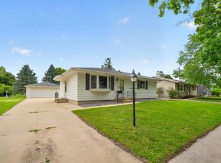 915 16 1/4 St SE, Rochester, MN 55904