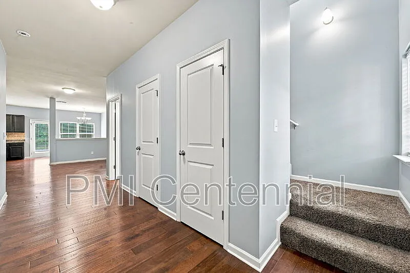 3 bed, 2.0 bath, 1966 sqft, $2,100 — Photo 3