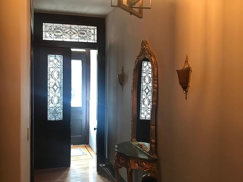 1st image of 821 N Woodstock St