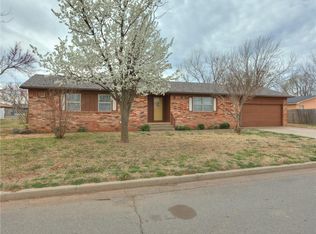 710 N Stanley Ave, Hinton, OK 73047