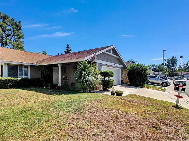 3568 Warm Springs Ct — Photo 3