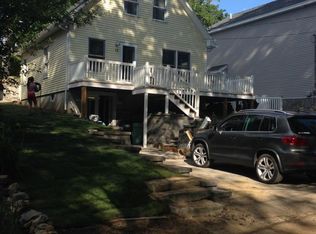 15 3rd St, Amesbury, MA 01913