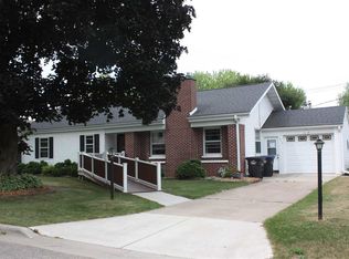 513 Riverside Dr, Shawano, WI 54166