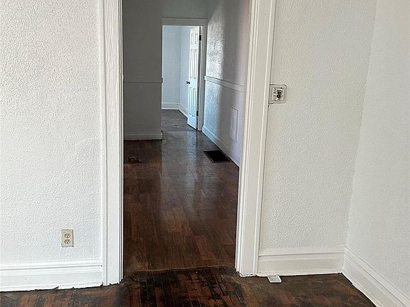 4th image of 6037 W Florissant Ave