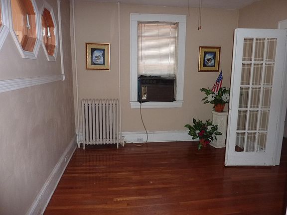 5th image of 1840 Maiden Ln SW