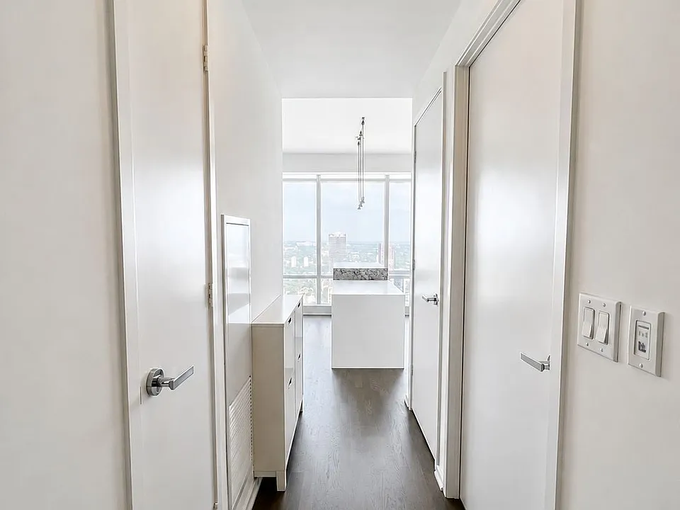 1 Bloor St E #5403