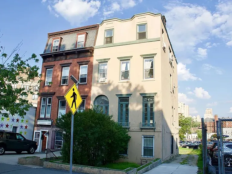692 Bergen Ave #3 — Photo 1