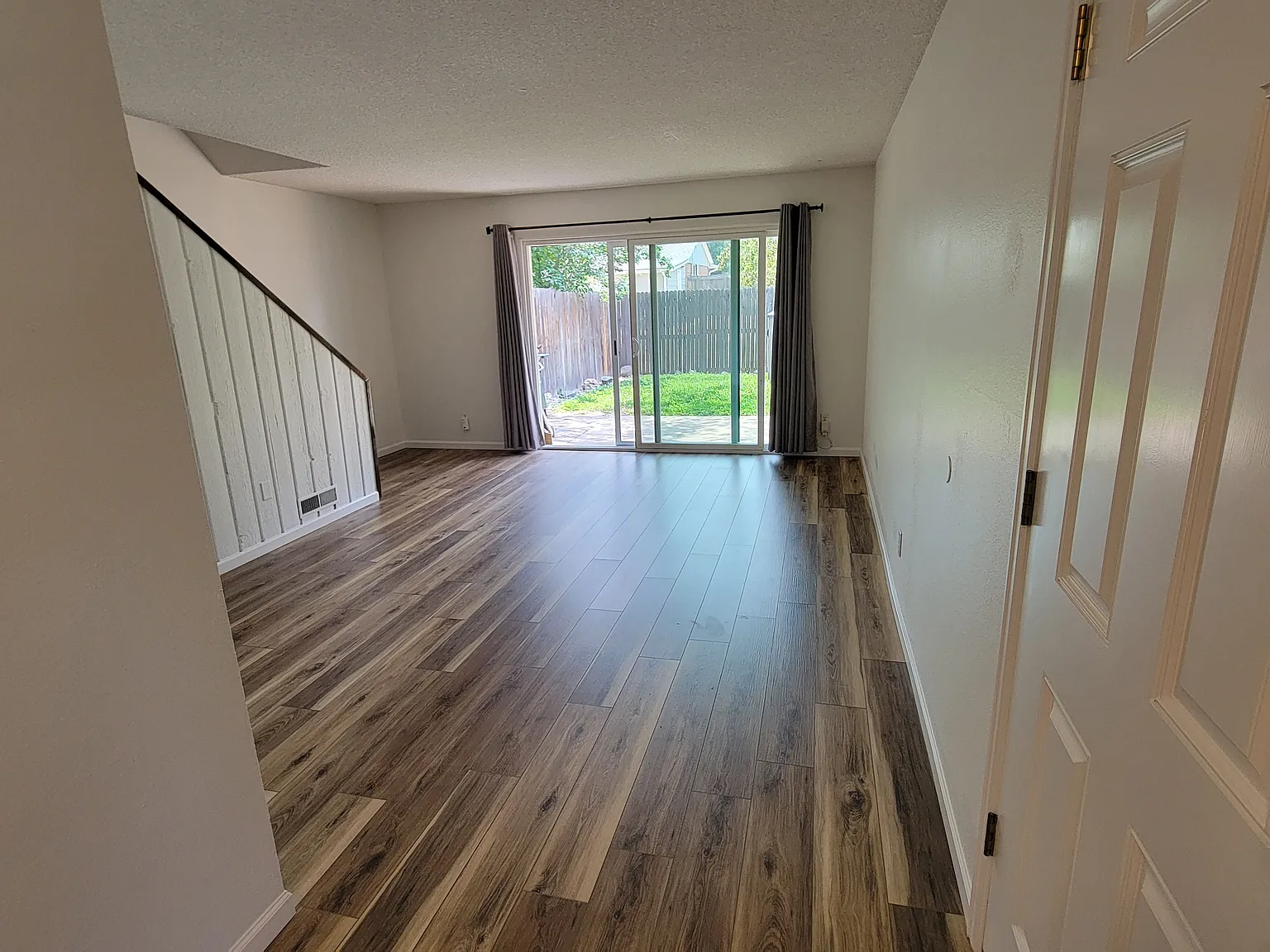 2 bed, 1000 sqft, $2,450 — Photo 4