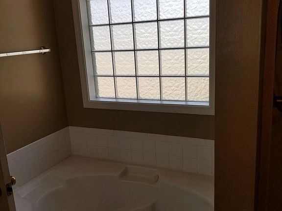 Master Bathroom Jetted Tub.