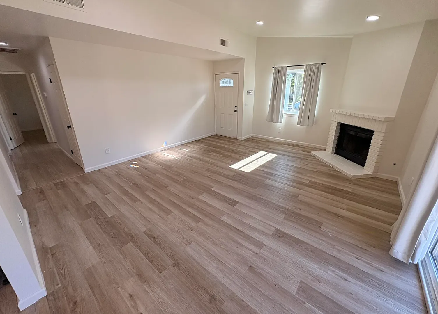 Cute updated condo for rent in Visalia! — Photo 3
