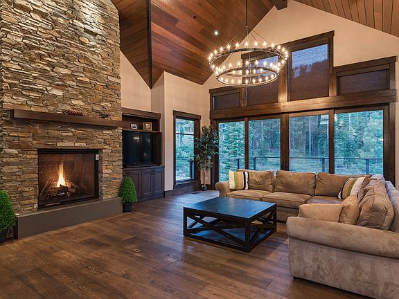 2nd image of 9607 Ahwahnee Pl