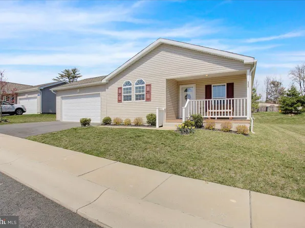 11 Westin Rd, Douglassville, PA 19518