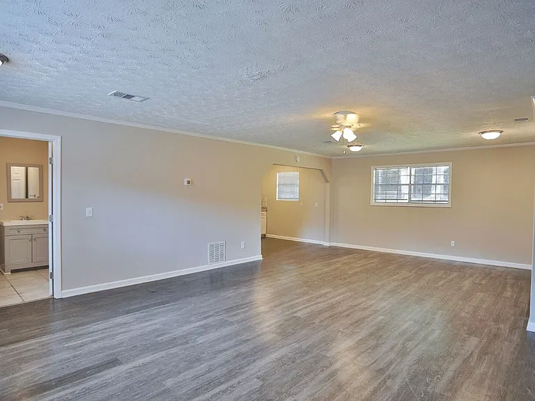 Townhomes at Pleasant Hill — Photo 13