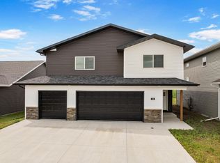 516 Downing St, Surrey, ND 58785