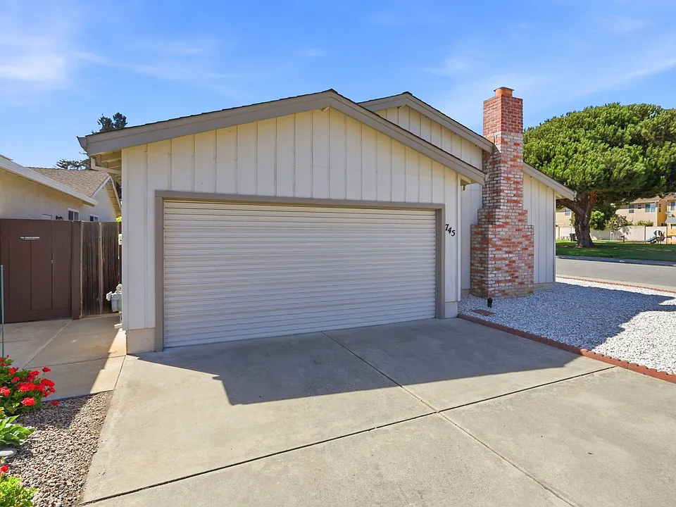 745 Cedar Dr