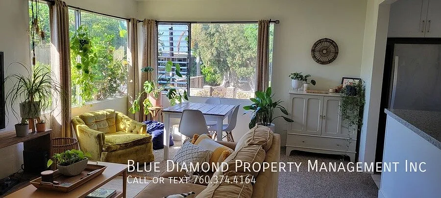 Charming 3 BR, 2 BA townhome in Cardiff! — Photo 1