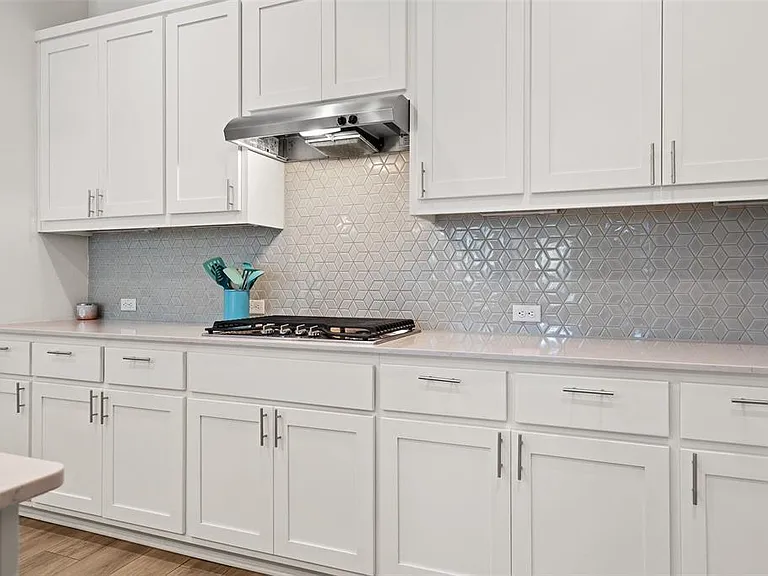 2211 Robert Browning St — Photo 12