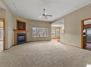 7683 Phares Dr, Lincoln, NE 68516