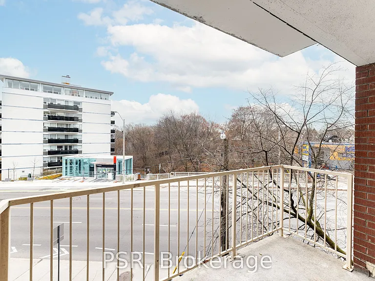 600 Eglinton Ave W #209 — Photo 6