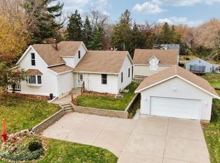 6124 Upper 46th St N, Oakdale, MN 55128