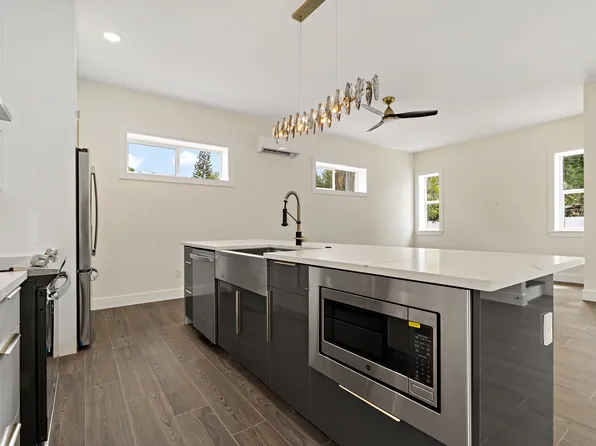 1348 San Christopher Dr Unit 4, Dunedin, FL 34698