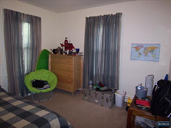 4th image of 221 Cedar Ln