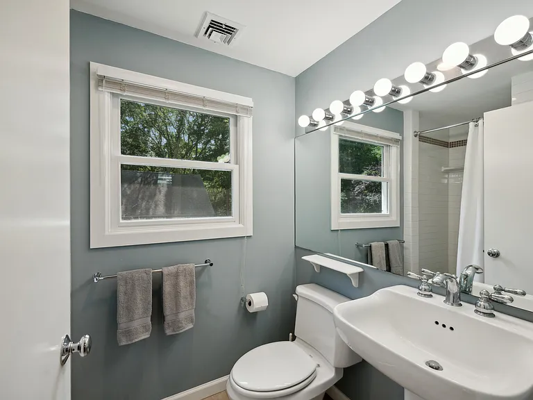 166 Woodbine Dr — Photo 15
