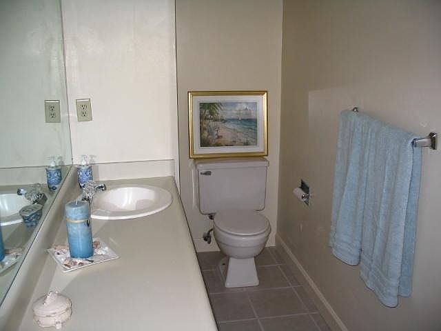 Master Bathroom (similiar unit)