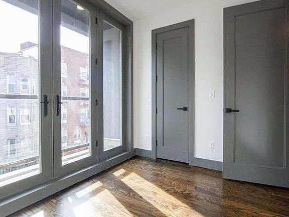 3rd image of 81 Jefferson St #4FF