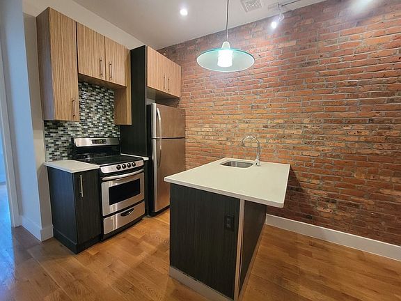 2nd image of 410 Gates Ave #2R