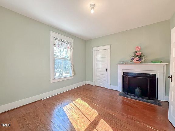 47th image of 302 Halifax St