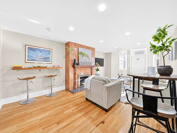3rd image of 352 Tappan St APT 1