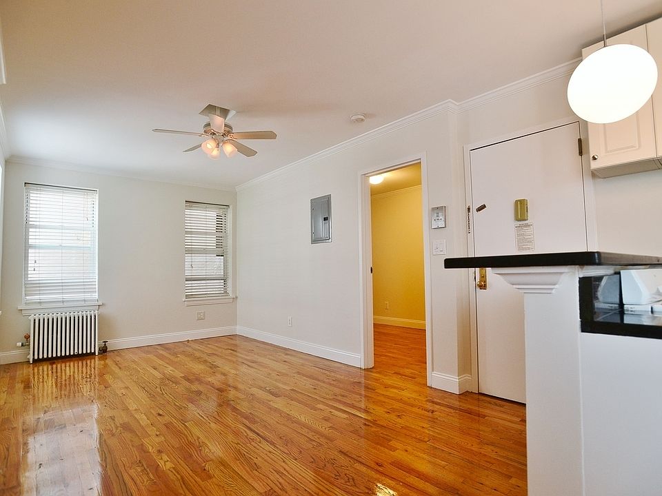1st image of 90 Saint Marks Pl APT 3