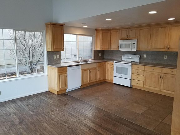 5th image of 6202 Meridian Ave
