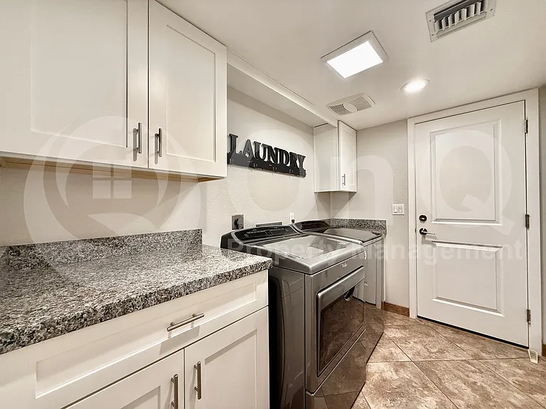 535 W Sweetwater Ave — Photo 22