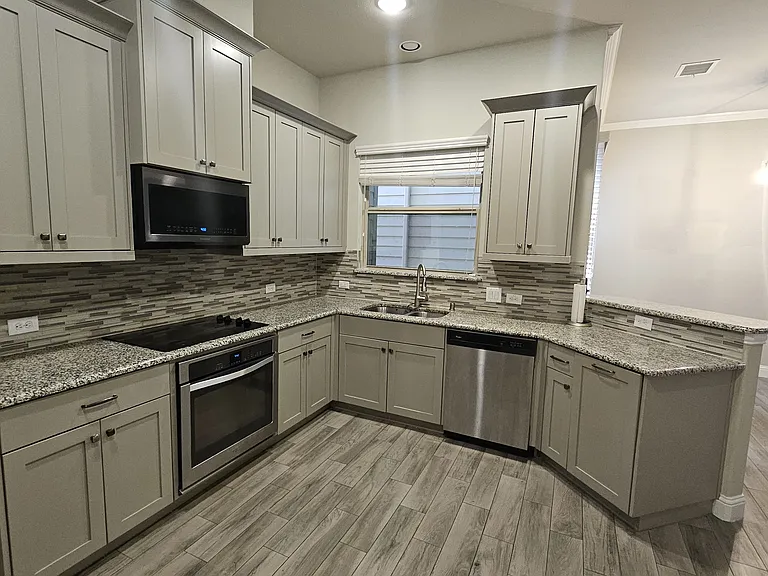 856 Rohan Dr — Photo 6