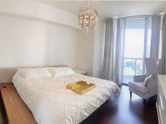 4th image of 475 Brickell Ave APT 1706